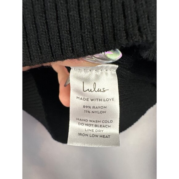 Women’s Lulu’s Small Black Long Sleeve Cropped Shirt with Poofed Sleeves - Picture 5 of 5